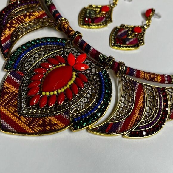 Bohemian Style Necklace and earrings set - Picture 11 of 14